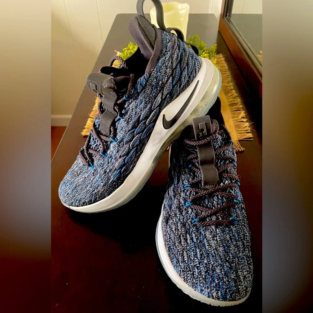 LeBron 15 low men’s size 8 1/2 8.5 - Picture 1 of 10